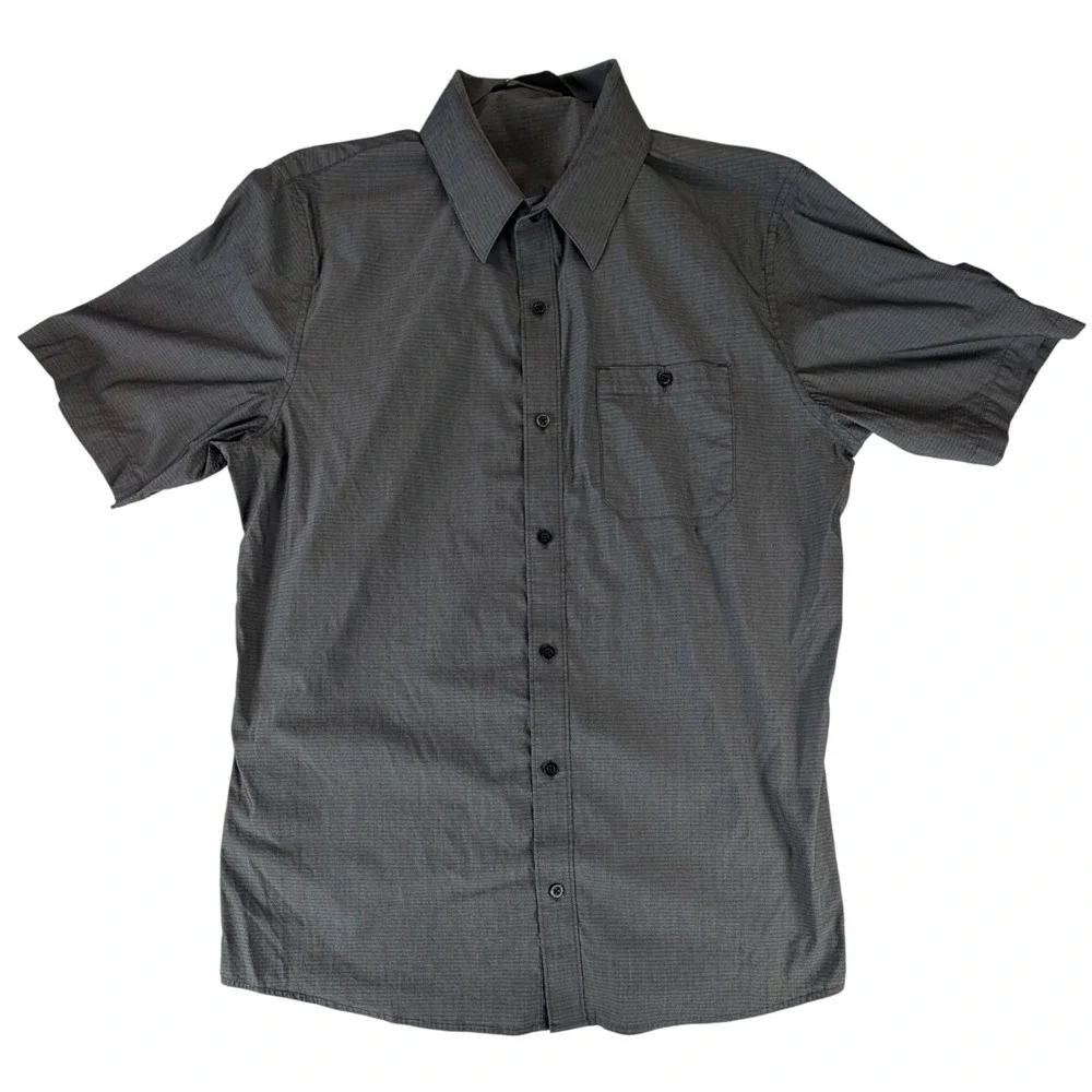 TravisMathew Button Up Shirt Men's Large Gray Short Sleeve Golf Mill‎ Shop Logo